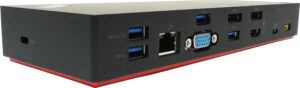 Schwarze Anschlussstation mit verschiedenen Anschlüssen, einschließlich USB, HDMI und Ethernet.
