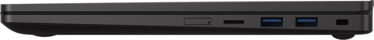 Schwarzer Laptop seitlich mit mehreren Anschlüssen und USB-Ports. Schwarzer Laptop seitlich mit mehreren Anschlüssen und USB-Ports.