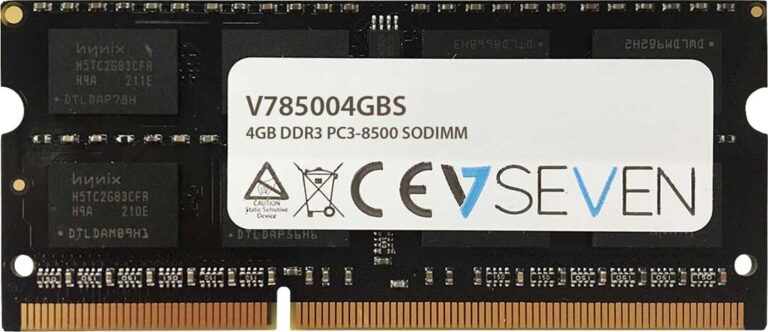 Nahaufnahme eines 4GB DDR3 RAM-Moduls mit Etikett und goldenen Kontaktleisten. Nahaufnahme eines 4GB DDR3 RAM-Moduls mit Etikett und goldenen Kontaktleisten.