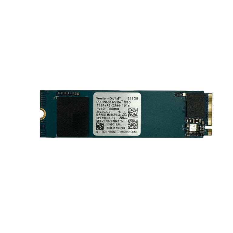 NVMe SSD von Western Digital mit 256GB Kapazität und Etikett auf grünem PCB.