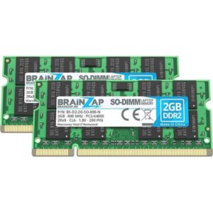 Zwei grüne Laptop-RAM-Module mit Etiketten und Spezifikationen.